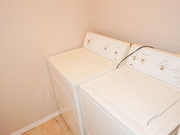 5th image of 3900 Kemp Ave APT B
