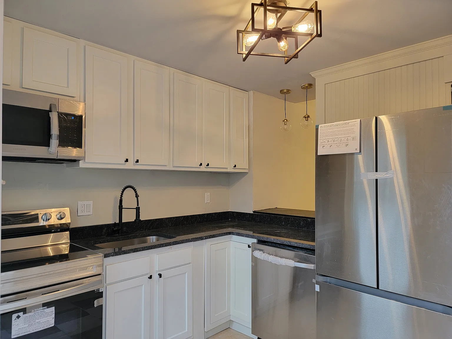 2 bed, 1155 sqft, $1,575 — Photo 2