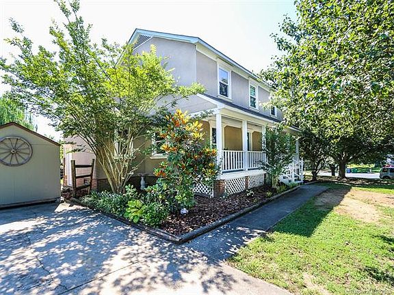 3rd image of 7017 Hildreth Ct