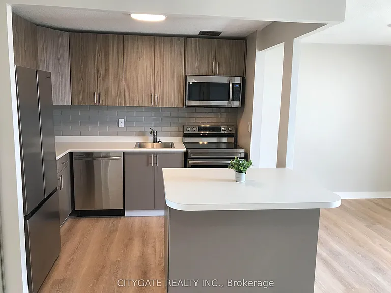 1100 Caven St #Penthouse 10 — Photo 3