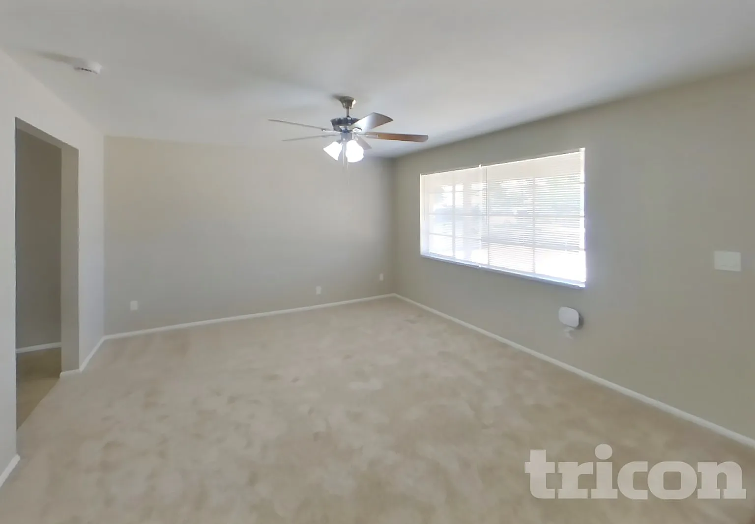 5017 W Sierra Vista Drive Glendale AZ — Photo 2