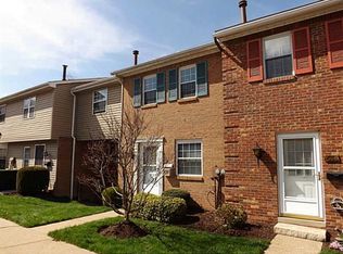 631 Newton Sq, Coraopolis, PA 15108