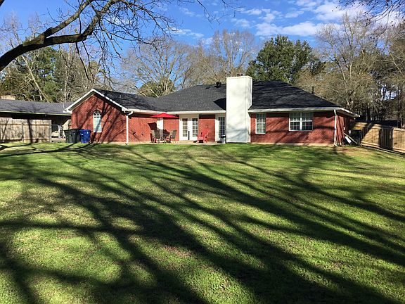 3rd image of 326 Peach Dr