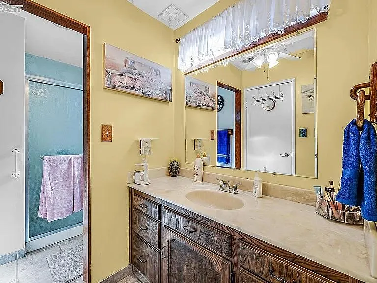 1375 Michelle Ave — Photo 29