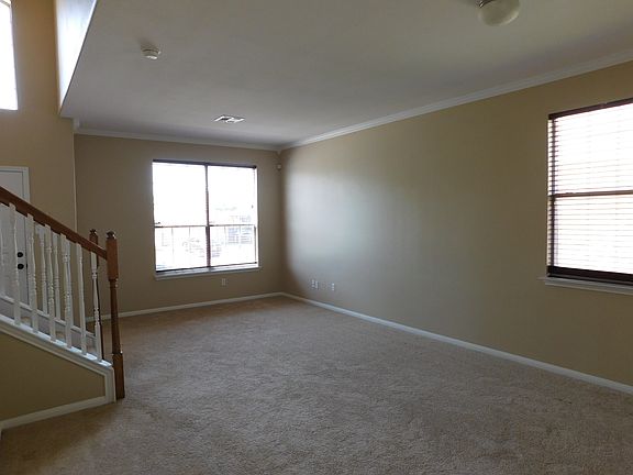 5th image of 6004 Shamrock Dr