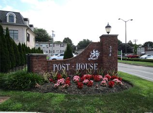 324 Post Ave APT 3B, Westbury, NY 11590