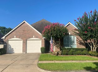 76 Parkway Pl, Jersey Village, TX 77040