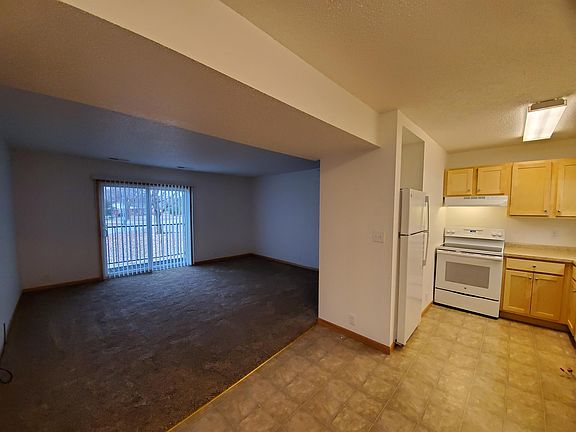 5th image of 3223 Scenic Dr APT 9