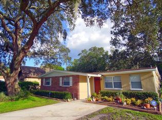 2116 W Barclay Rd, Tampa, FL 33612
