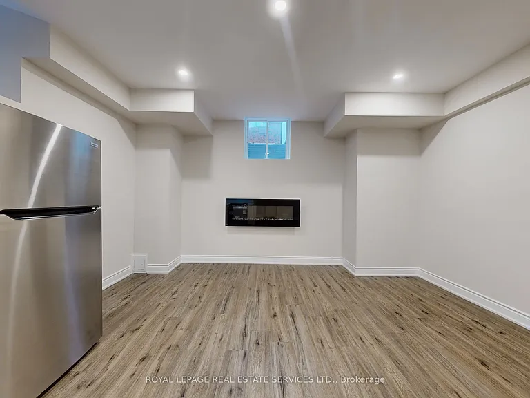 3359 Post Rd #BASEMENT — Photo 4