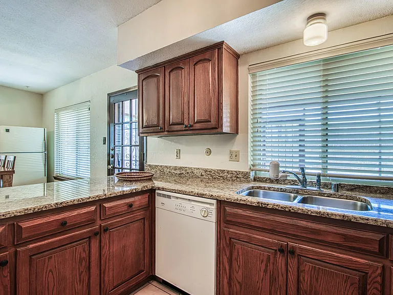 6828 Can Cun Ln — Photo 40