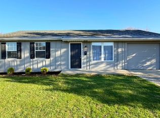 9422 Meadowlark Dr, Indianapolis, IN 46235