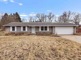 4446 Scarlet Oak Dr, Rockford, IL 61109