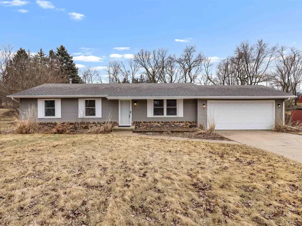 4446 Scarlet Oak Dr, Rockford, IL 61109