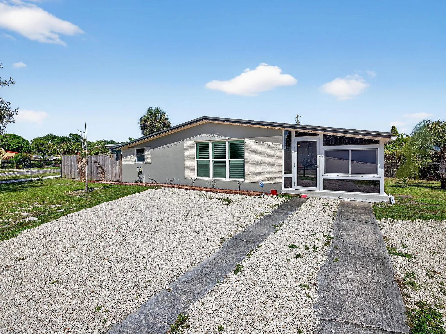 3 bed, 2.0 bath, 1643 sqft, $4,000 — Photo 4