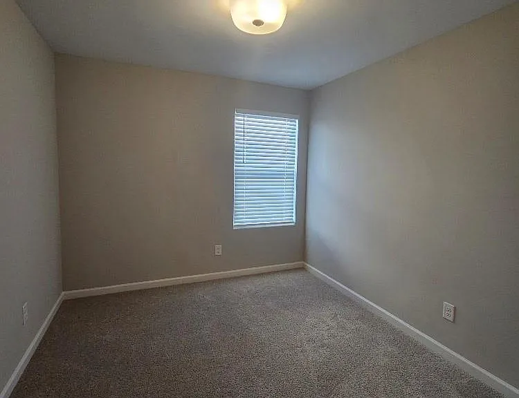 411 Copes Ct — Photo 14