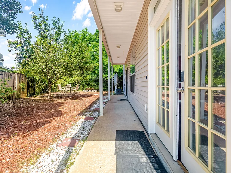 13 Chatelaine Cir SE #1 — Photo 2