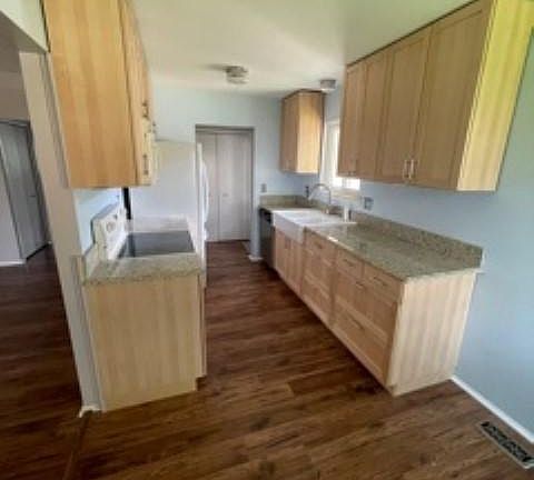 3rd image of 3224 Woodland Ave