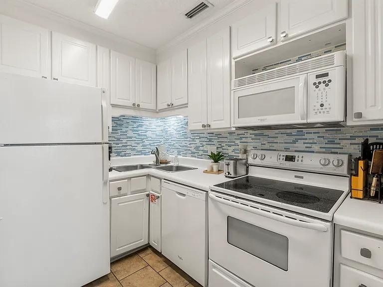 17462 Front Beach Rd #32B — Photo 17