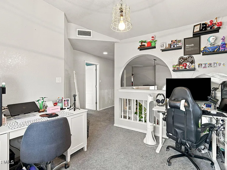 2437 Fletcher Pl — Photo 36