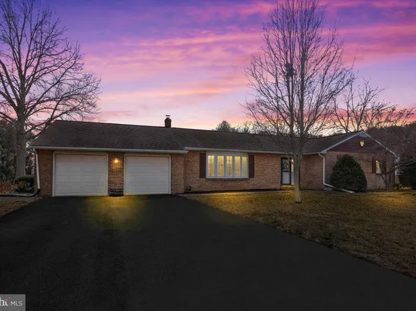 812 Hoffer Rd, Annville, PA 17003