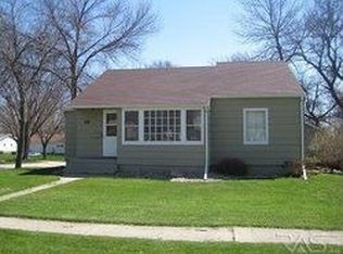 718 N Spring St, Luverne, MN 56156