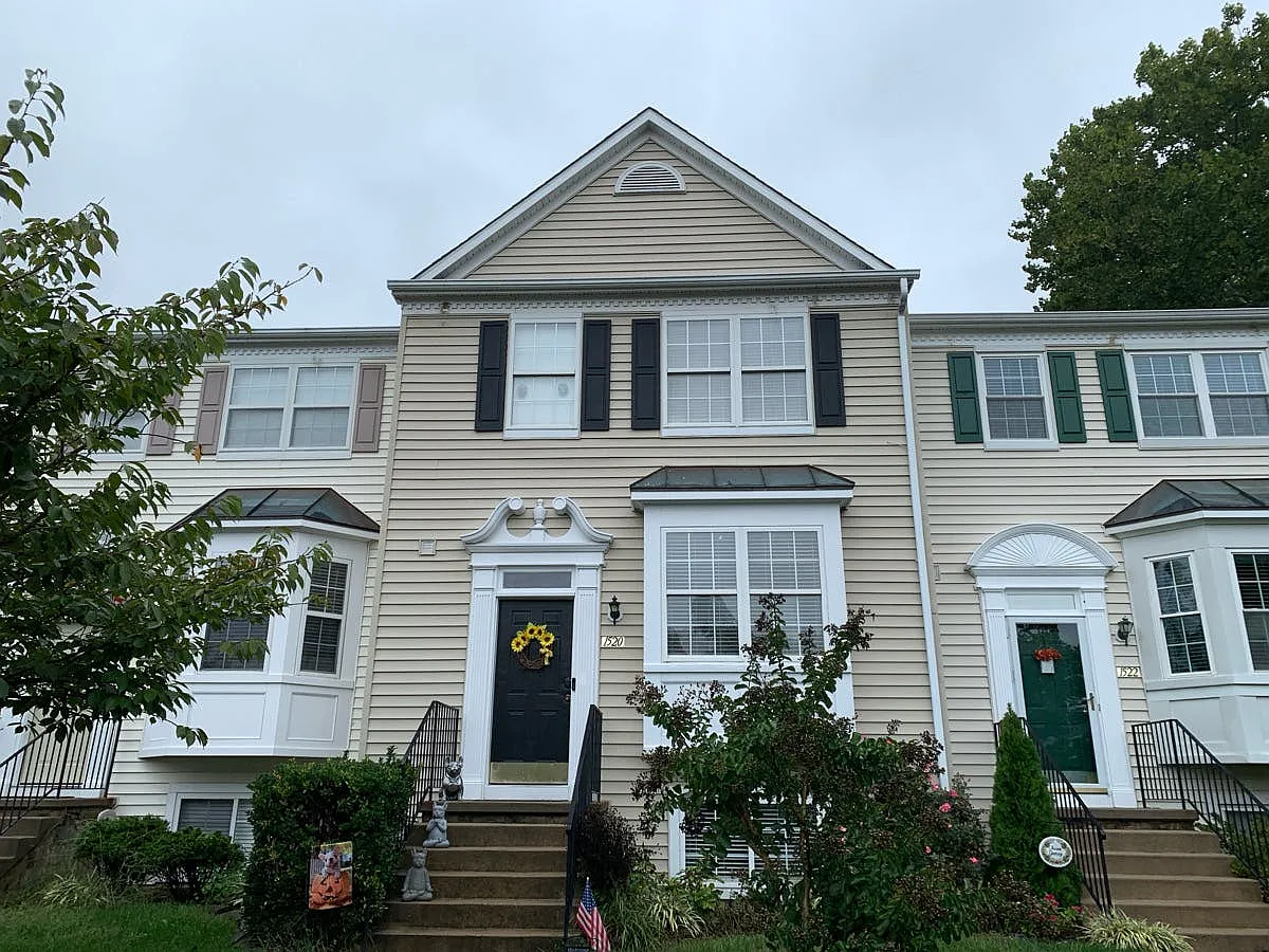 1520 Chester Town Cir photo 1
