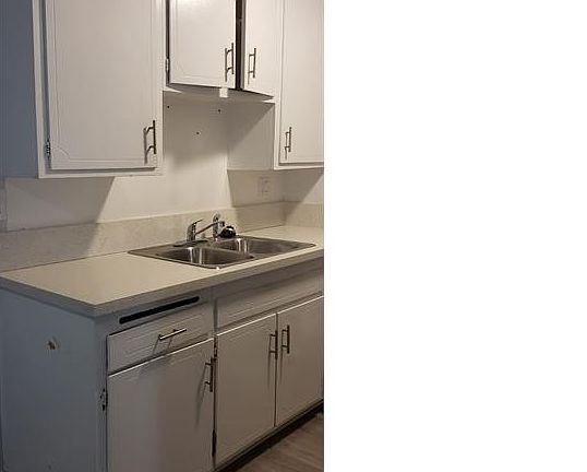 3rd image of 21024 Bryant St APT 6