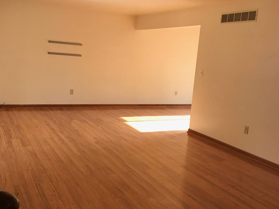 1st image of 2886 Elmwood St