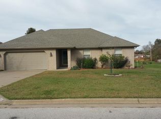3807 W Village Ter, Springfield, MO 65810