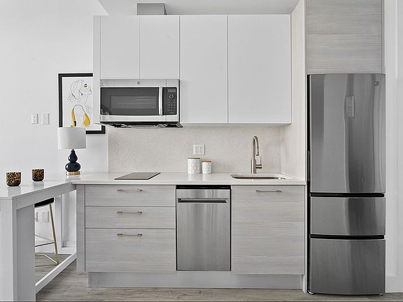 4th image of 221 Sea Breeze Ave APT 8D