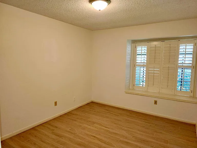 2118 Hickory Lawn Dr — Photo 8