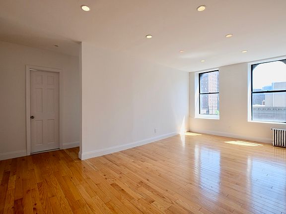 3rd image of 23 E 109th St APT 4J