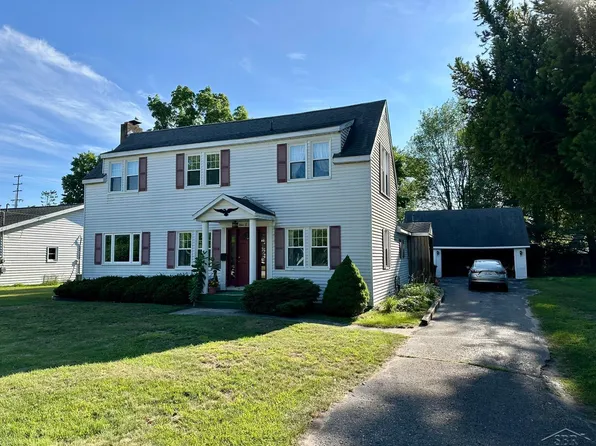 409 Smith St, East Tawas, MI 48730