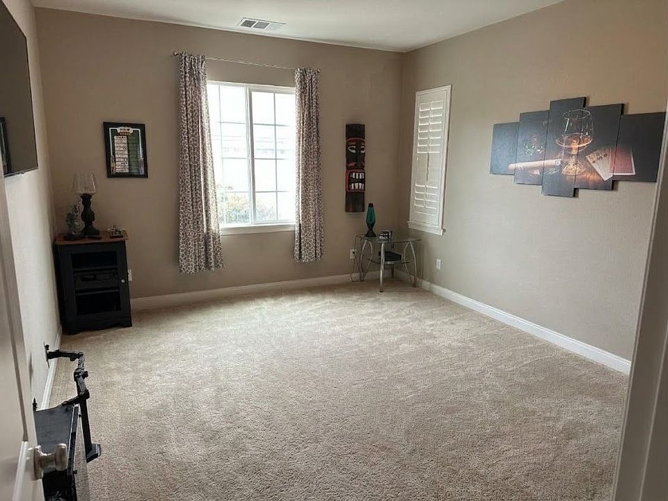2nd image of 39177 Hidden Creek Ln