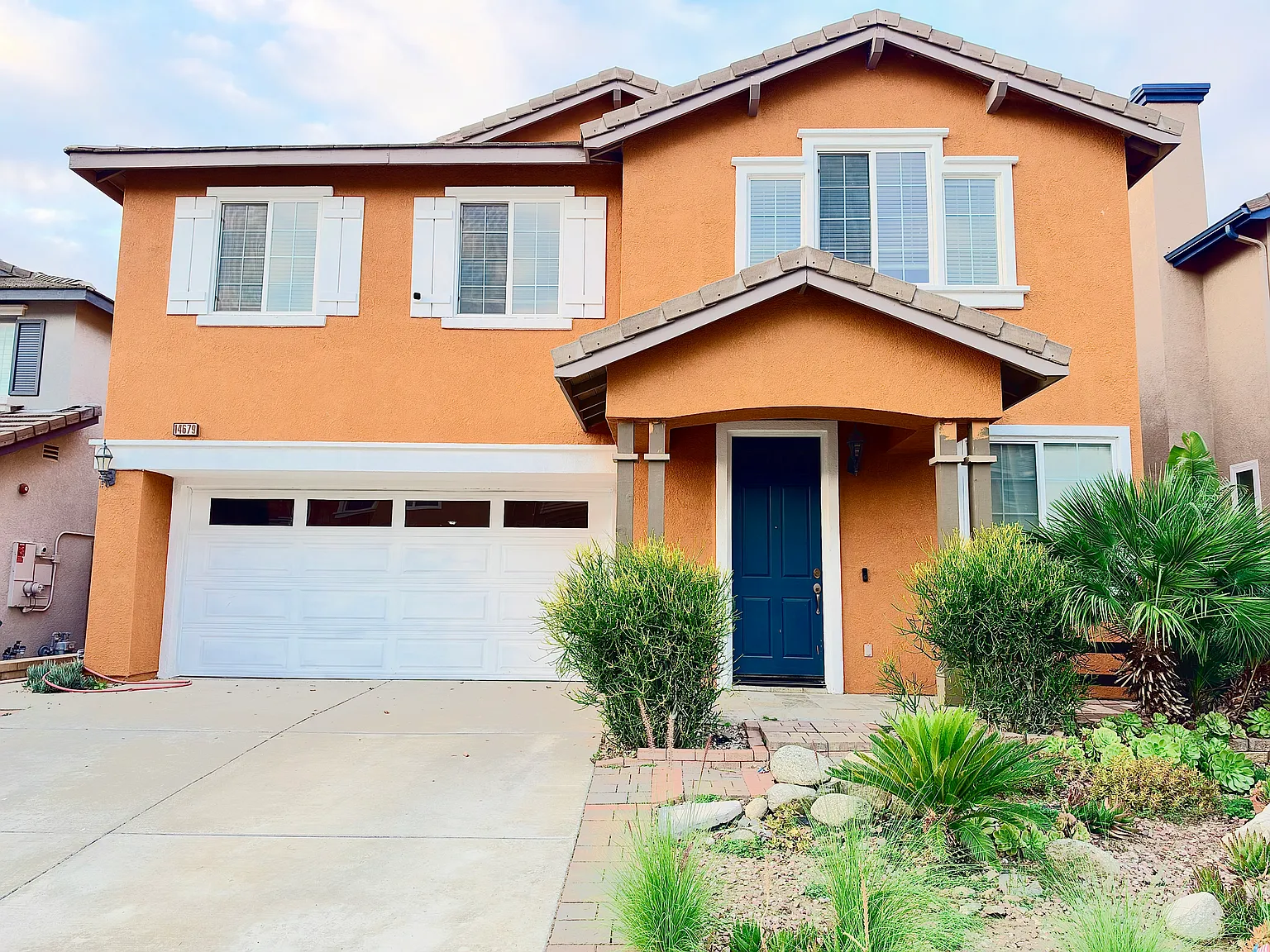 4 bed, 2.5 bath, 2305 sqft, $3,600 — Photo 1