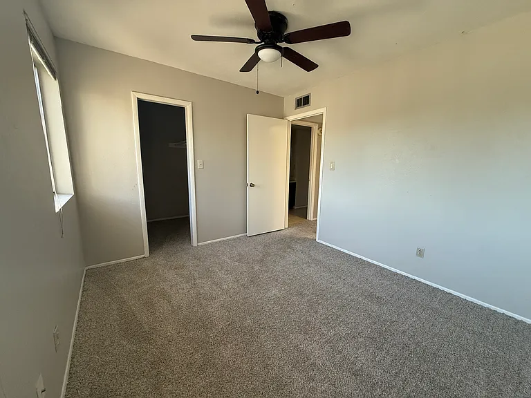 8225 N Central Ave #33 — Photo 12