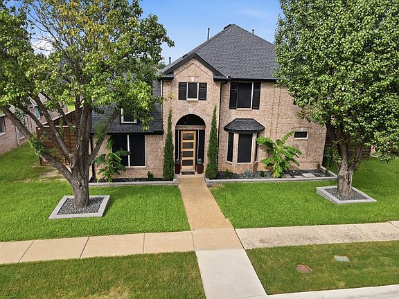 3rd image of 4726 Parkhaven Dr