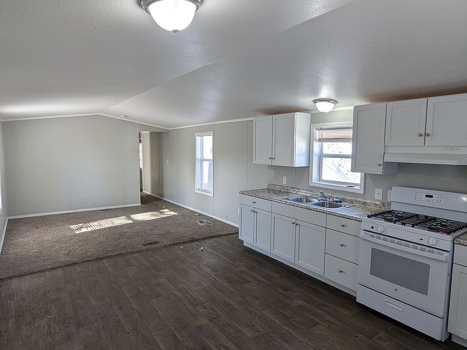 1st image of 127 Arapaho Dr