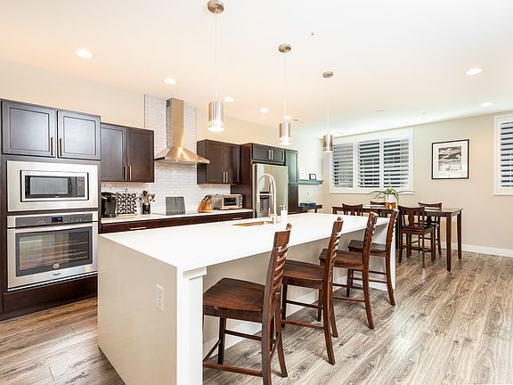 Kitchen & dining room