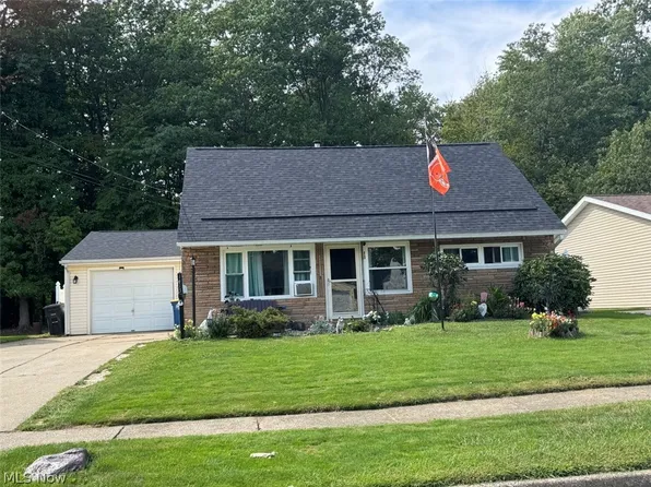 1415 Eleanor Dr, Ashtabula, OH 44004