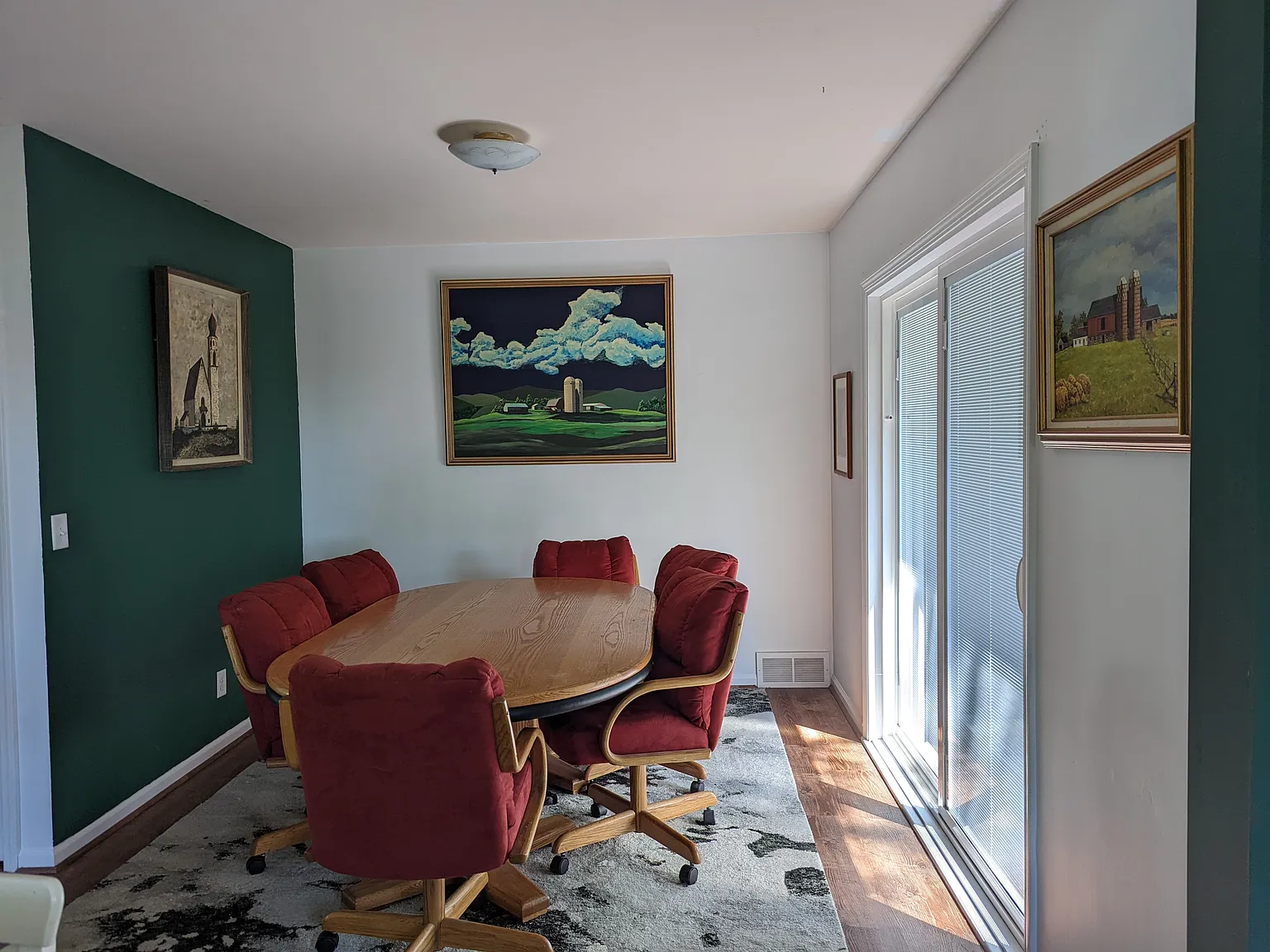 3 bed, 1408 sqft, $2,100 — Photo 3