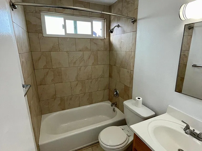 1537 Locust Ave #5 — Photo 6