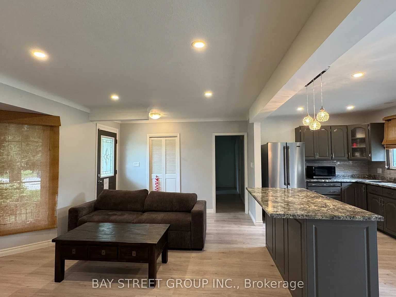 4 bed, $2,600 — Photo 4