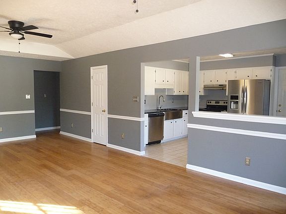 3rd image of 832 S Willowick Drive