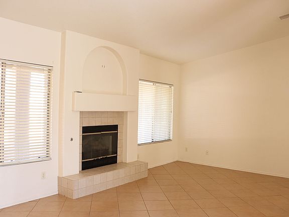 4th image of 3357 Plaza Candida