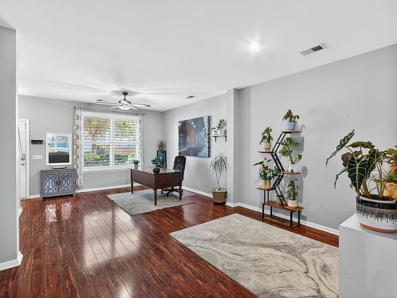 4th image of 3543 Franklin Tower Dr
