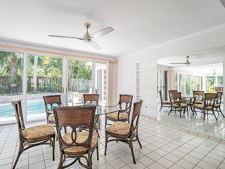 1425 Treasure Cove Ln — Photo 21