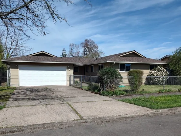 778 V St, Springfield, OR 97477