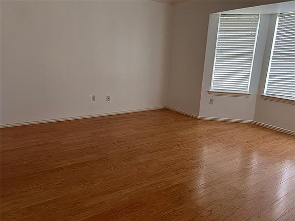 3rd image of 33106 Greenfield Forest Dr